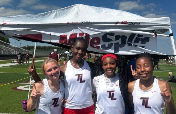 Coon, Gapiniski, Bailey, and Edwards Break 4×200 Record